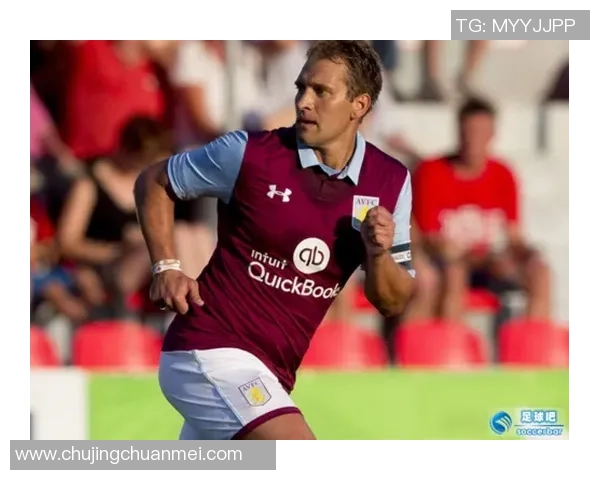 足球黄金手链闪耀魅力展现运动激情与奢华风范的完美结合